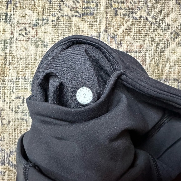 lululemon power lines high rise crop 21” black size 2 - Picture 9 of 9